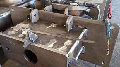 Pressure components for industrial valves