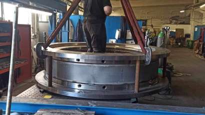 Pressure components for industrial valves