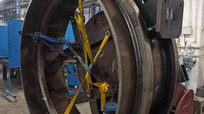 Pressure components for industrial valves