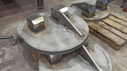 Pressure components for industrial valves