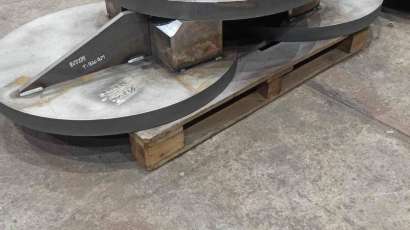 Pressure components for industrial valves